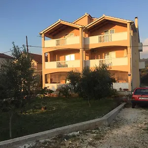 Mladenka 20m From Marina! Apartment